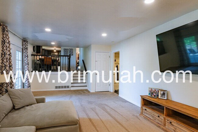 Building Photo - 11412 Autumn Hill Dr