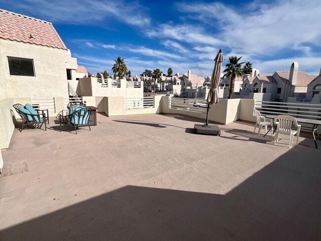 Building Photo - 420 Acoma Blvd S
