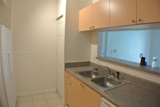 Building Photo - 2792 Center Court Dr