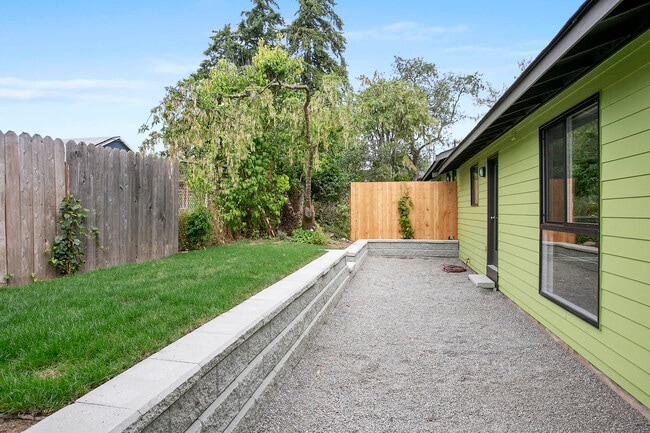 Building Photo - 2321 Ellis St