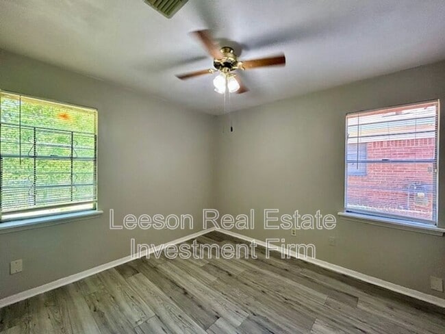 Building Photo - 317 Oregon Ave