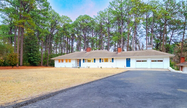 Building Photo - 1010 Bion Butler Rd