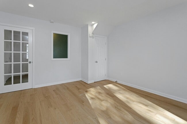 Building Photo - 187 West Ave