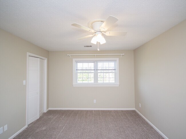 Building Photo - Beautiful Home in Athens City near Buc-ees!