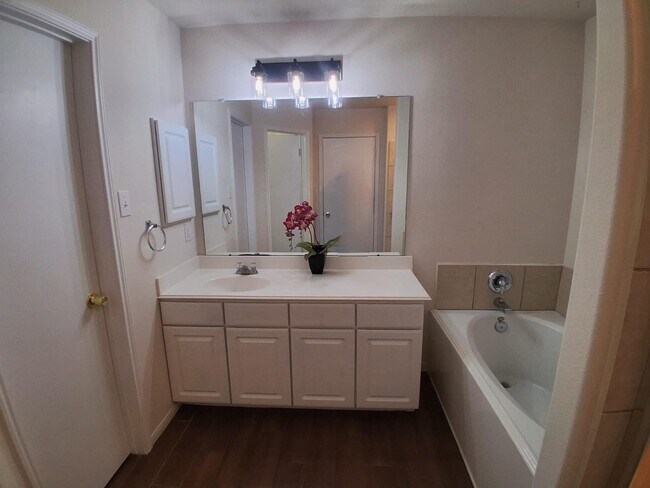 Building Photo - 16855 Accolade Way
