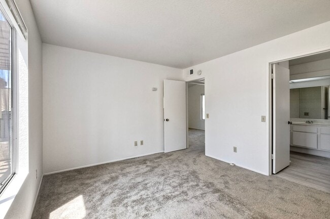 Building Photo - 1Bed/1Bath Condo in La Costa! ~ Altiva