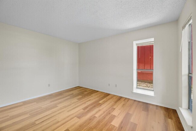 Building Photo - 4813 Yucca Hill Dr