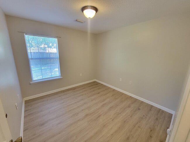 Building Photo - 7288 Mossy Oaks Ct