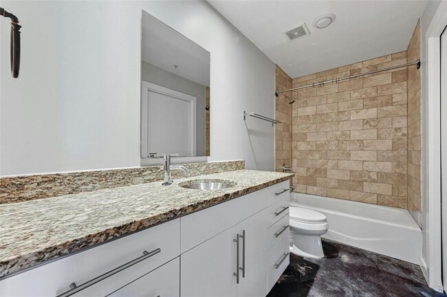 Building Photo - 2235 E 6th St