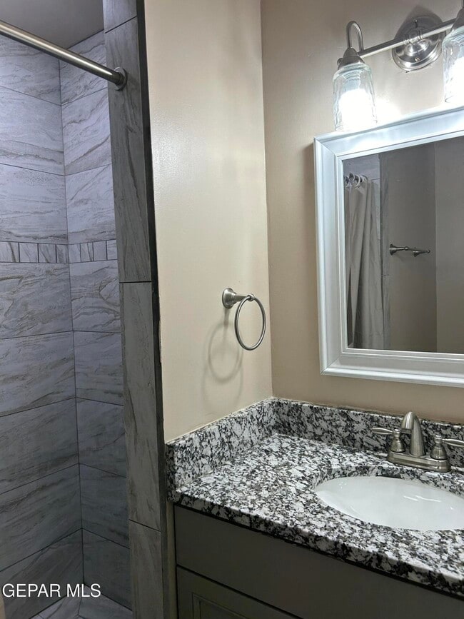 Building Photo - 5717 Manila Dr