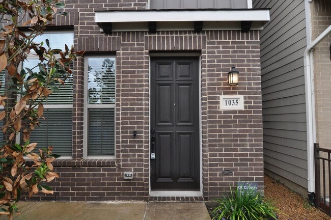 Building Photo - Trinity Grove ~ Skyline Views! $2,999 for ...