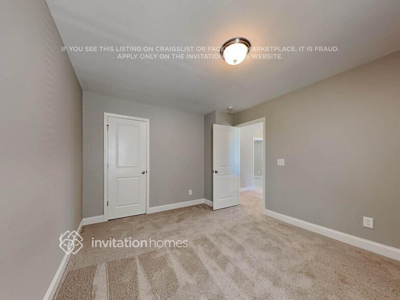 Building Photo - 5338 Roberta Crossing Dr