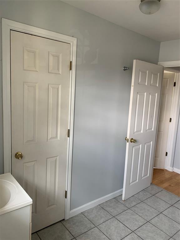 Building Photo - 213 1st St