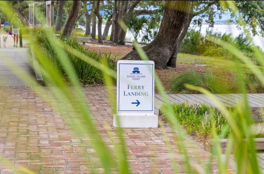 DI Ferry pickup/drop off. - 107 Etta Way