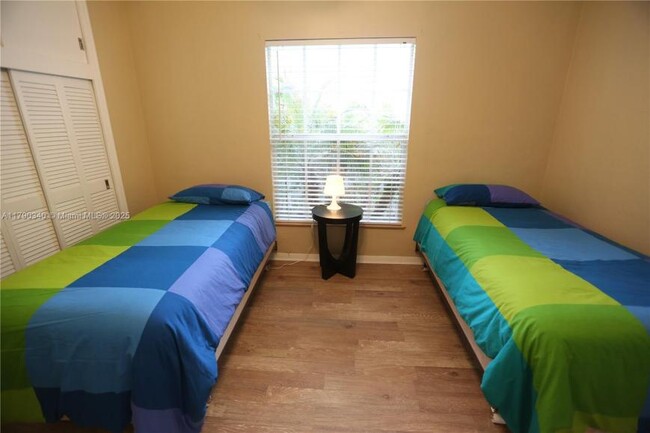 Building Photo - 3 bedroom in Hollywood FL 33020