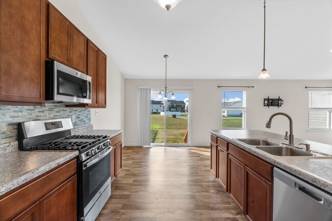 Building Photo - Charming 3-Bedroom Home