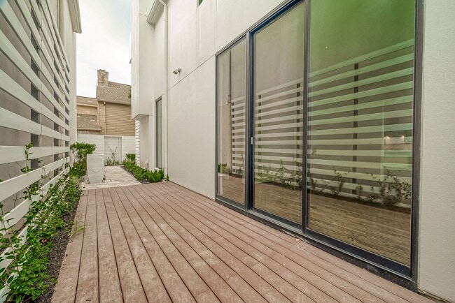 Building Photo - Beautiful contemporary home in the sought-...