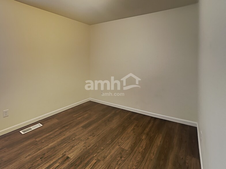 Building Photo - 1963 NW 22nd St