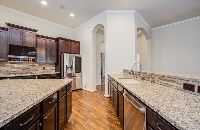 Building Photo - 28666 Pleasant Forest Dr