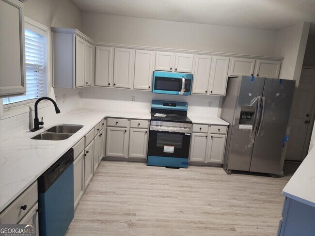 Building Photo - 138 Shady View Pl