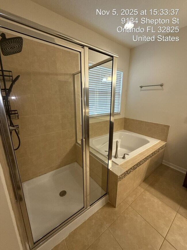 Building Photo - Beautiful Spacious 3 bed 2.5 bath Home in ...