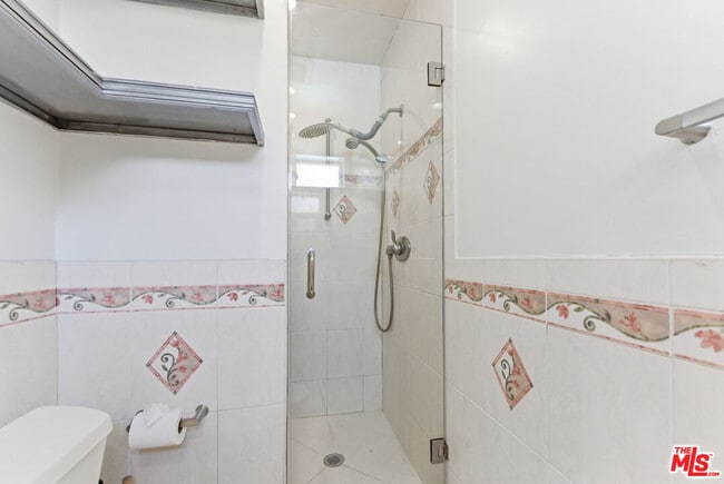 Building Photo - 1532 Glendon Ave