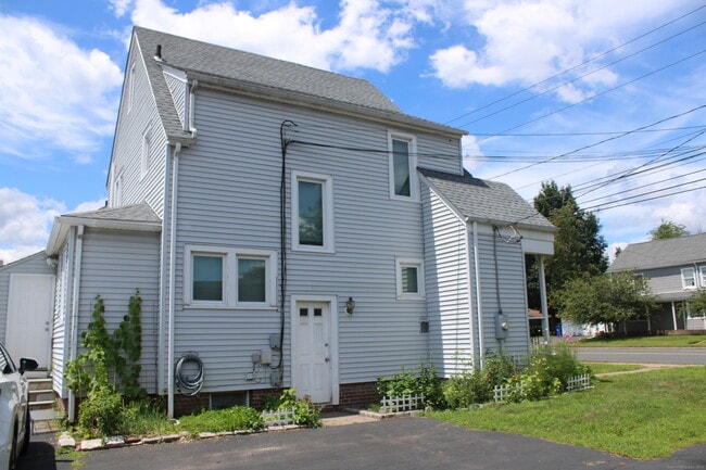 Building Photo - 55 E Cedar St