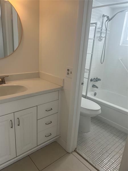 Building Photo - 400 N Surf Rd