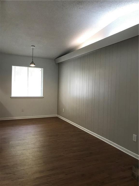 Building Photo - 1706 Brittany Blvd