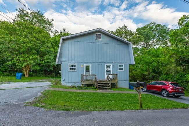 Building Photo - 2404 Briggs Ave