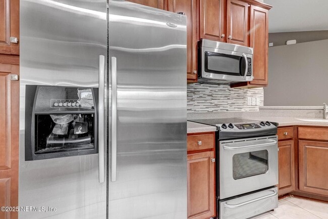 Building Photo - 6609 Spring Flower Ct