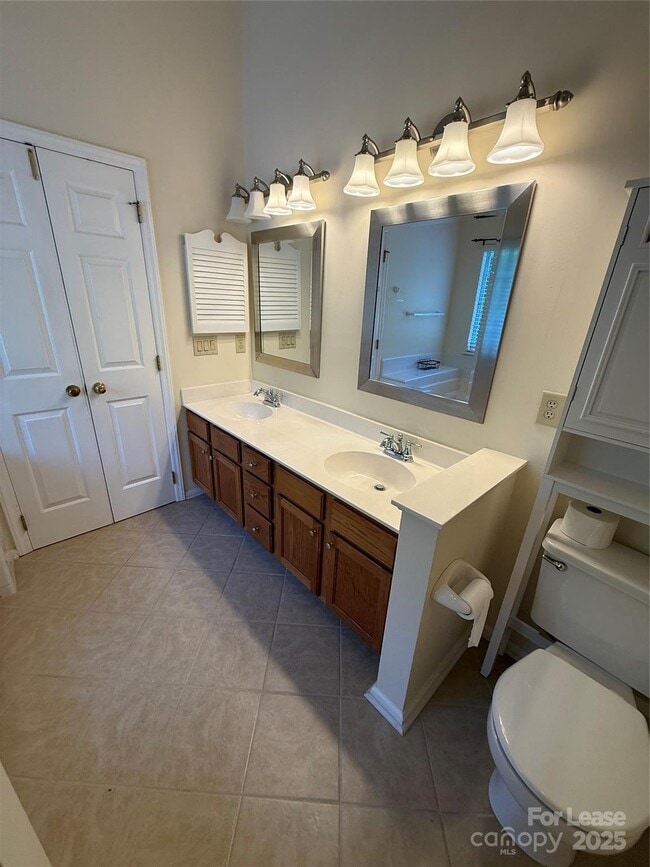 Building Photo - 9001 Warbler Ct