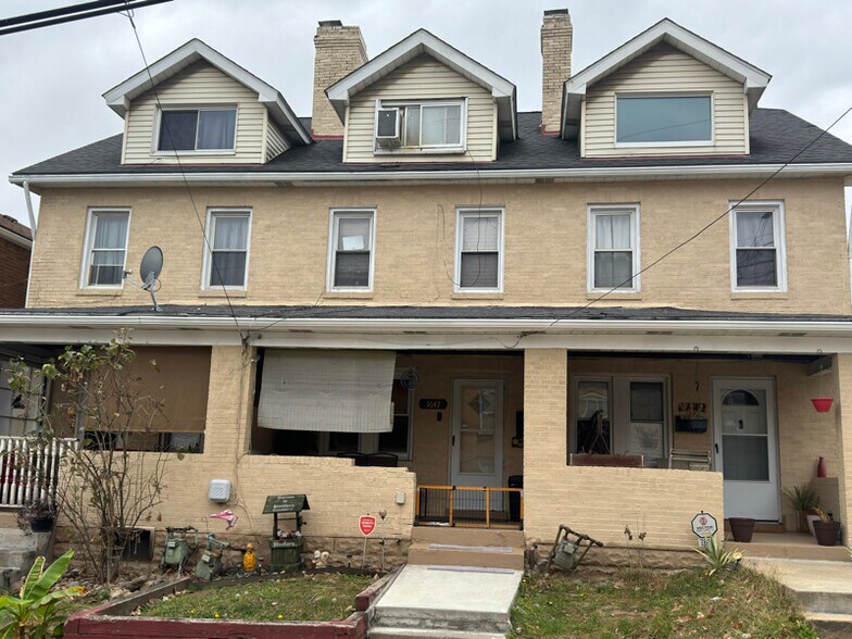 Primary Photo - 7645 Roslyn St
