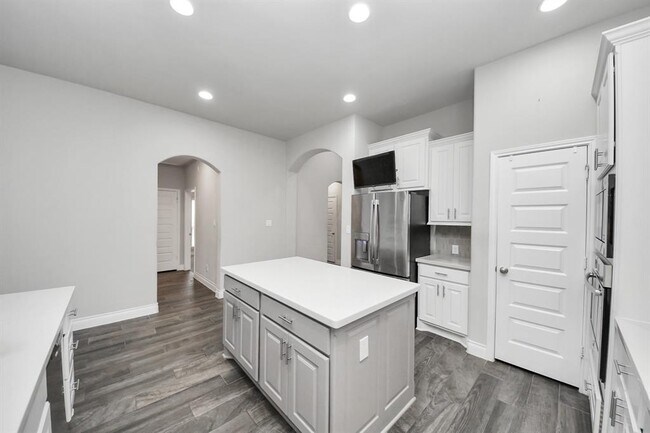 Building Photo - 6022 Daggerwing Wy