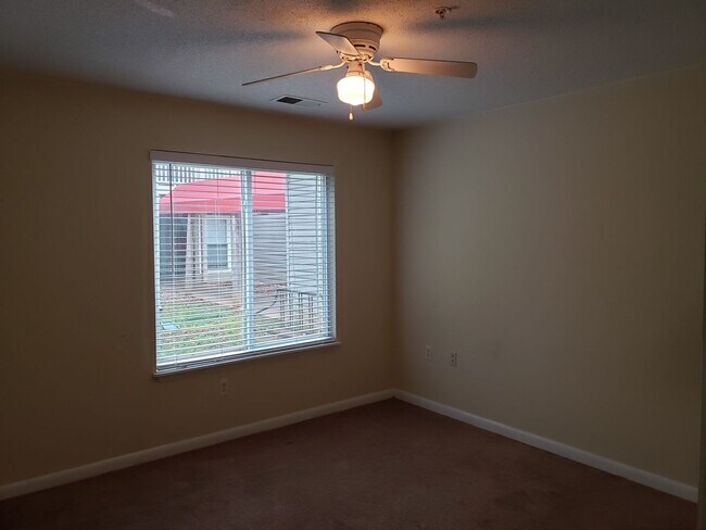 Building Photo - 1440 Collegiate Circle Unit 103 Raleigh NC 27606