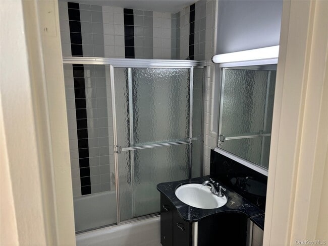 Building Photo - 17-85-85 215th St