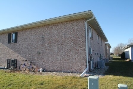Building Photo - 1402 N 24th St