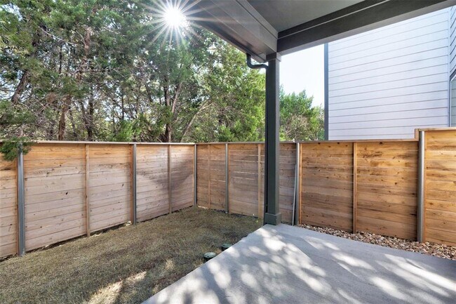 Building Photo - 4908 Plum Peach Bend