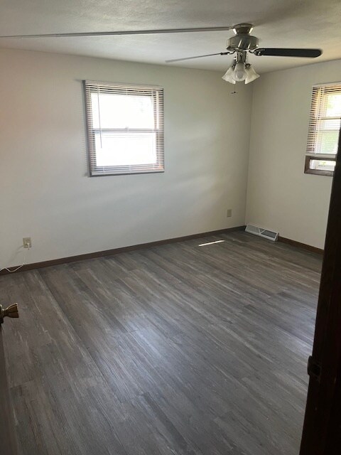 Building Photo - 2527 Valley Forge Dr