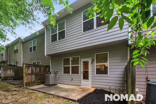 Building Photo - Cozy & Spacious 3BR Townhome in Atlanta