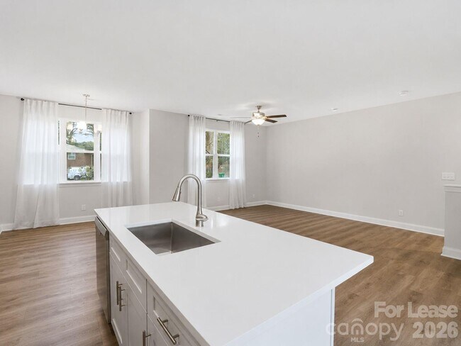 Building Photo - 8935 Sharonbrook Dr