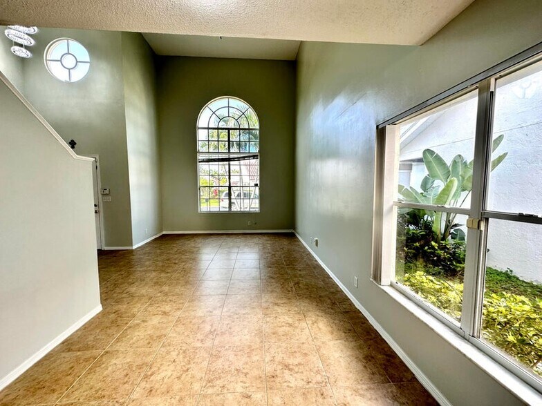 Building Photo - 2698 Linkside Dr