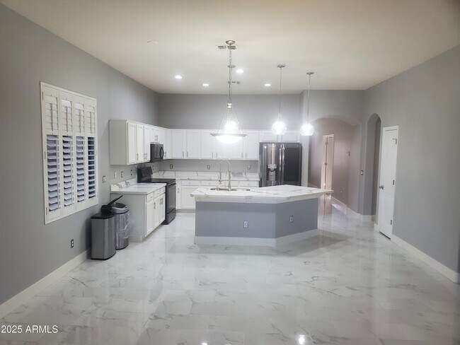 Building Photo - 26111 N 67th Dr