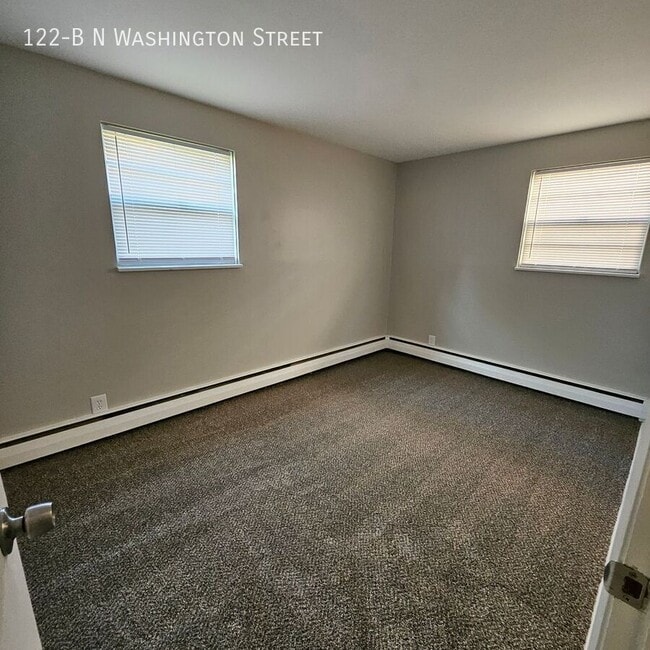 Building Photo - 122-B N Washington St
