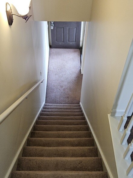 Building Photo - 101 Mead Ave