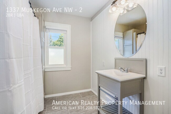Building Photo - 1337 Muskegon Ave NW