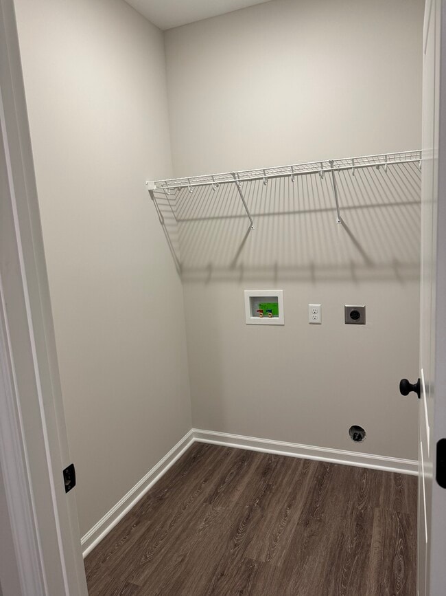 Building Photo - 205 Cherry Way