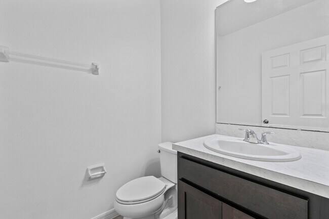 Building Photo - Spacious 4-Bedroom Home with Loft, Office & Private Backyard