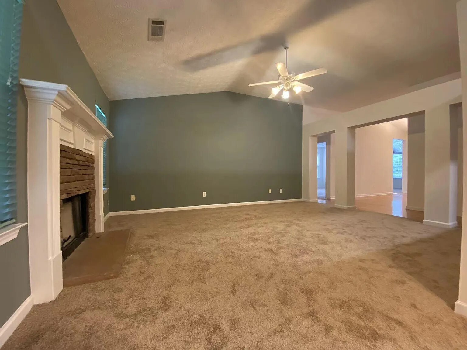Building Photo - 5548 Silver Springs Dr