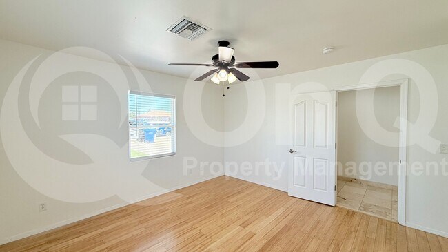 Building Photo - 2607 W San Miguel Ave